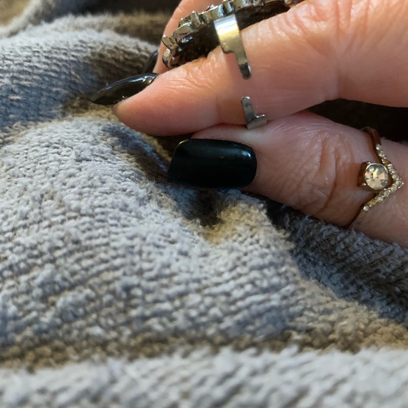 Adjustable glamour sparkle stone ring - Picture 2 of 5